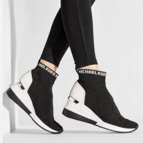 Michael Kors Skyler Stretch-Knit Sock Black/White Sneakers - Picture 11 of 11